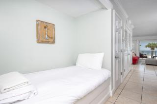 Tradewinds 102 condo - 4