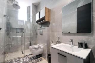 Luxury 3 bedroom penthouse with 2 living room - 3