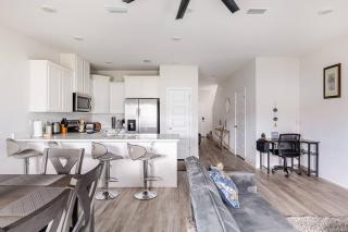 NEW built Townhouse in Pensacola,EV connector - 7