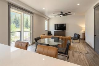 2BR Mountain Retreat | Pool,Hot Tub,Views, Luxury - 8