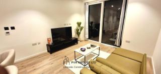 Summer Stay Stylish 1-Bed Canary Wharf Flat w Balcony - 3