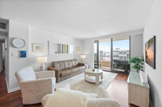 Penthouse beachfront condo with pool/fitness/grills - 8
