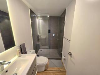Luxury 2 Bedroom Apartment - 8
