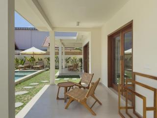 Exclusive 2-br villa in Kuta center large garden - 7