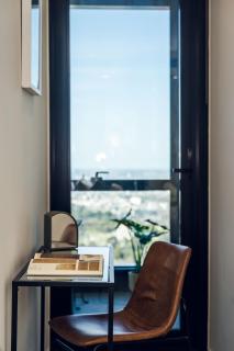 Modern 2BR Apartment Near Crown & Arts Precinct - 5