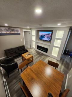 Elegant Family Suite by Stadium, Airport, Shopping - 0