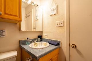 Great location 8 miles to Lackland AFB & SeaWorld - 2
