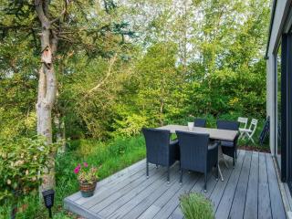 Tranquil Riverside Retreat - 6