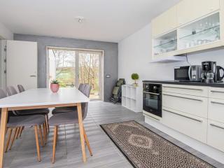 Tranquil Riverside Retreat - 8