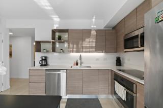 Luxury Pent House Suite with Downtown Views - 3