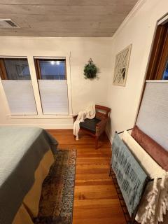 Historic bungalow on Church Street - 5