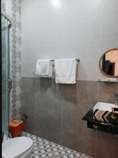 Khách sạn Nghìn Lẻ Một Đêm - 2