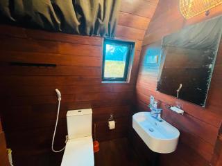 The Coppers Luxury Glamping Pod Villa with a Private Swimming Pool - 2