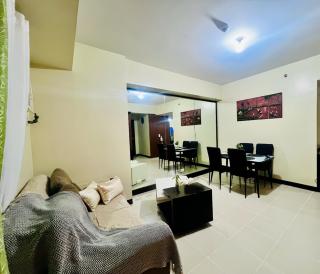 Manhattan Plaza - 1 Executive BR Condo in Araneta - 3
