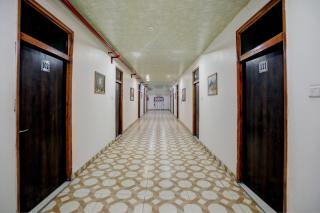 Hotel O The Royals Inn - Alīgarh - 7