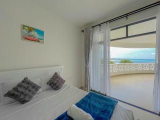 Kingstone Beachfront Apartments - 1