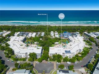 Drift 3 South with Swim-Up Balcony - 8