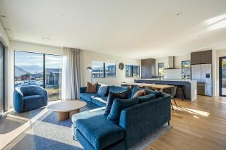 Mountains on Clearview - 2