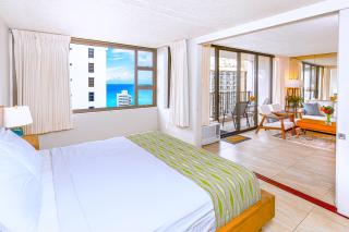35th Floor Ocean View with Free Parking, Near Waikiki Beach - 9