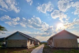 Ngatuny Safari Cottages - Ololaimutiek - 1