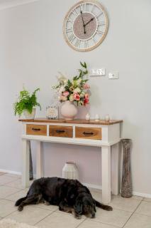 Pet friendly Gold Coast holiday home, Sleeps 7, 10min walk to 'Wet n Wild' - 6