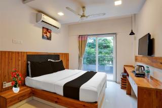 Super Townhouse Oak Gravity Inn - Pune - 2