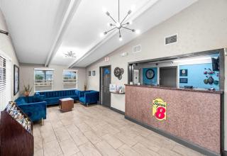Super 8 by Wyndham Lantana West Palm Beach - 7