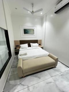 Hotel The Octave - Surat - 8