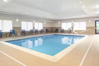 Hampton Inn Fairmont - 1