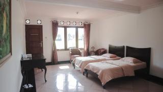 Aries Biru Hotel & Villa - 4