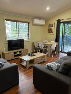 Safety Beach Bungalows - 3