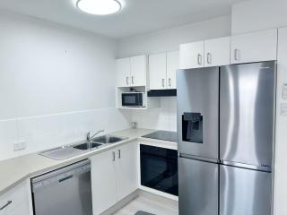 Surfers Paradise Beach Holiday Apartments - 3