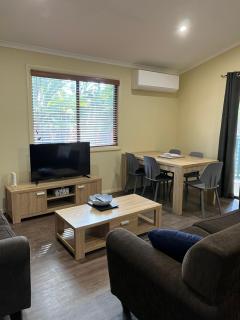 Safety Beach Bungalows - 5