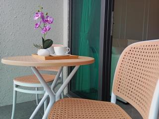 Ooak Suites Mont Kiara Mall 163 Babycot 4 Pax - 2