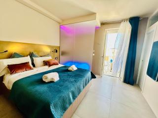 La Piazzetta Luxury Rooms - 9
