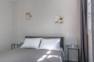 Kate House - 3