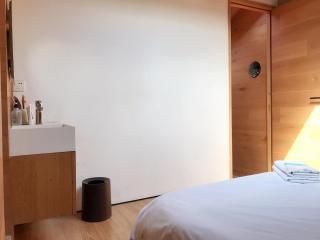 Shanghai Hills & Gefii SPACE X close to Metro line 2 Jing'an Temple - 8
