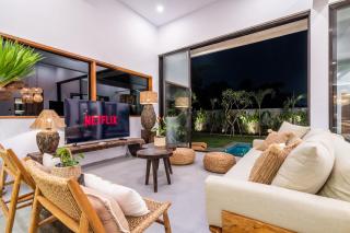 The R Villa Samalas - 3BR Pool Retreat in Pererenan - 7