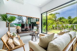 The R Villa Samalas - 3BR Pool Retreat in Pererenan - 9