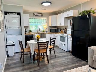 Furnished 1 Bedroom Home Away from Home Near UT and Downtown - 6