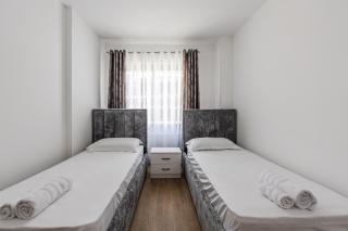 Blu Wave Apartment Golem - 8