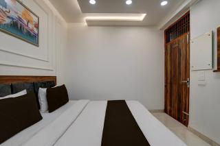 Hotel O Taj Park Way - 2