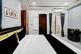SPOT ON BSR RoyalStay Super Luxury Hotel Rooms - 2