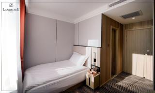 Landmark hotel Erdenet - 8