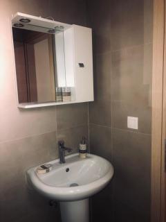 rooms free - - 7