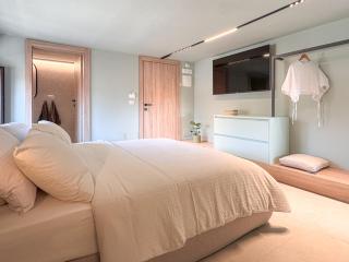 Juliet Suites I - 5
