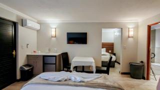 Monte Christo Hotel - 2