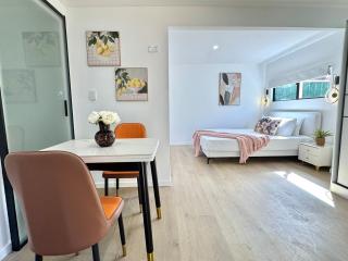 Coral 1bd-studio at Daisy hills-minutes to M1 highway - 0
