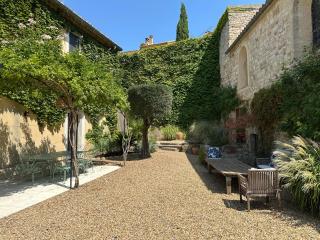 Ancien Prieuré rénové - "le jardin du curé" - cour intérieure - calme - 8 personnes - Saint-Victor-des-Oules - 0