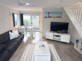 RED Rock - Townhouse in Town - 9